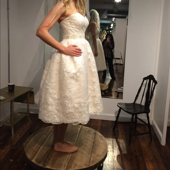 Casablanca wedding dress - Picture 2 of 14